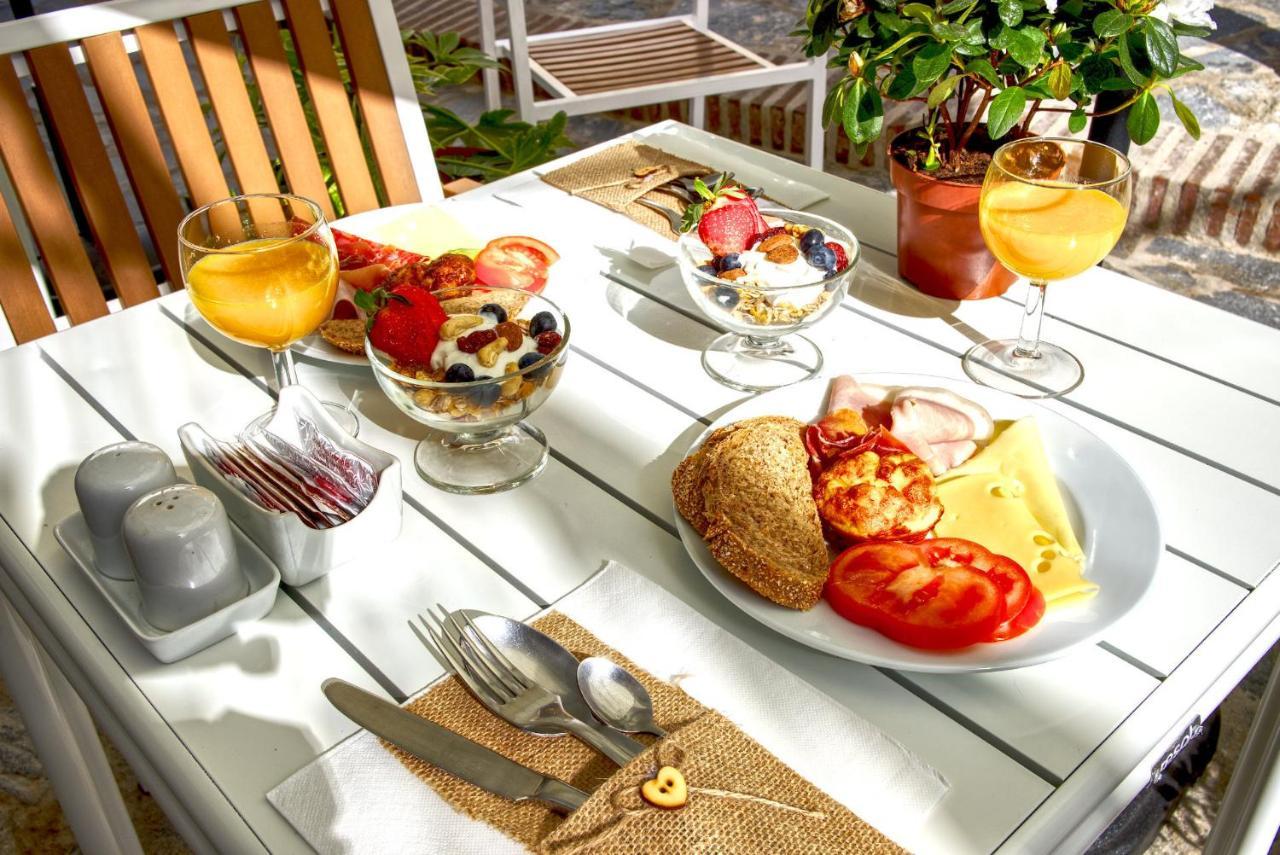 La Vieja Botica Bed & Breakfast Canillas de Aceituno Екстериор снимка