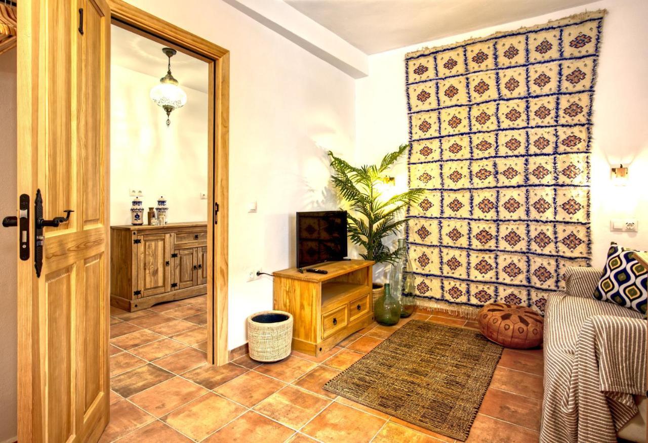 La Vieja Botica Bed & Breakfast Canillas de Aceituno Екстериор снимка
