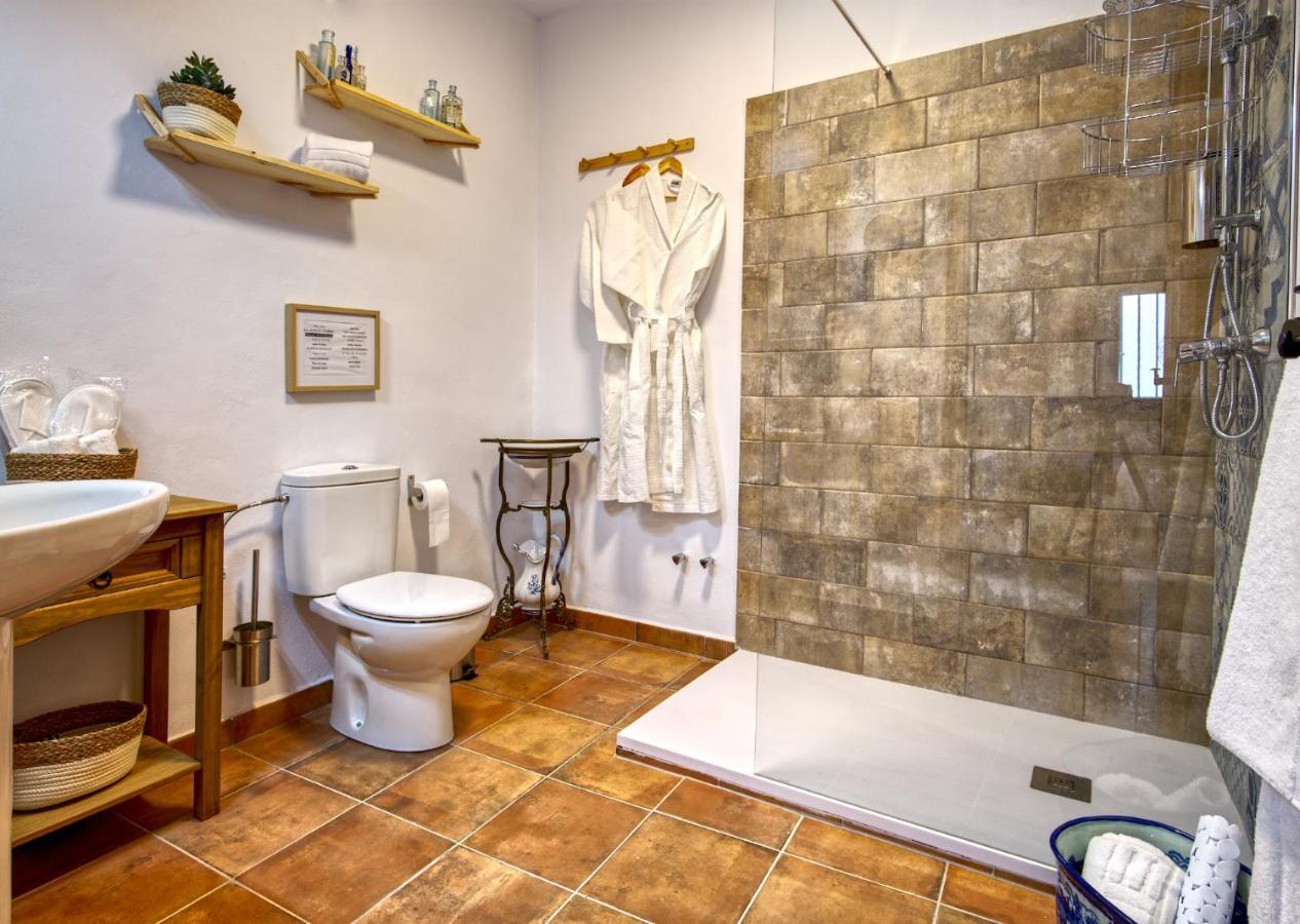 La Vieja Botica Bed & Breakfast Canillas de Aceituno Екстериор снимка